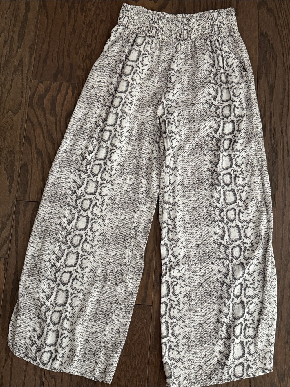 Blue Island Snake Skin Print Pull- On Beach Pants with Pockets 100% Rayon